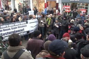 Fransa Başkonsolosluğu &ouml;n&uuml;nde g&ouml;steri