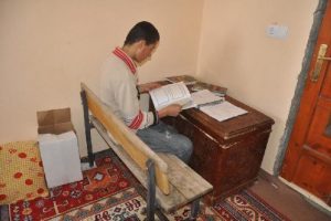 &Ouml;ğretmen ilgisi 4 kardeşin dramını ortaya &ccedil;ıkardı