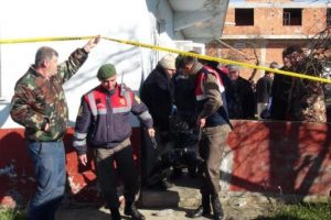Sobadan zehirlenen koca &ouml;ld&uuml;, eşi tedaviye alındı
