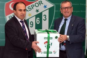 Bursaspor'dan "minik y&uuml;reklere" anlamlı kampanya!
