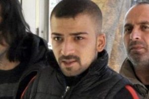 B&uuml;feden bisk&uuml;vi &ccedil;almışlar