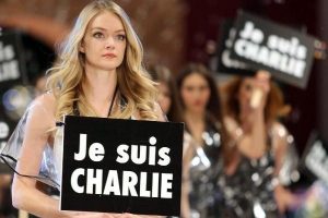 Lindsay Ellingson'tan, Paris katliamına d&ouml;vizli tepki