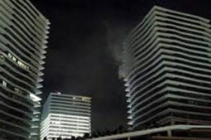 Dev AVM'de yangın!