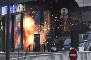 Fransa'daki saldırıları El Kaide'nin Arap Yarımadası'ndaki kolu &uuml;stlendi