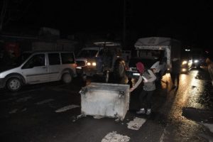 İzinsiz g&ouml;steriye polis m&uuml;dahale etti
