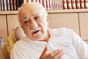 Fethullah G&uuml;len resmen aranıyor