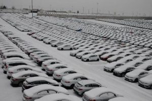 Bursa'da kar altındaki ara&ccedil;lar ihracatı bekliyor