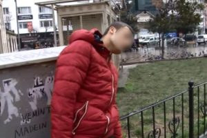 Bonzai i&ccedil;en oğlunu g&ouml;r&uuml;nce...