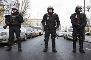 Paris'teki y&uuml;r&uuml;y&uuml;ş i&ccedil;in &uuml;st d&uuml;zey &ouml;nlem alındı