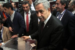 Bursalılara m&uuml;jdeyi Arın&ccedil; verdi