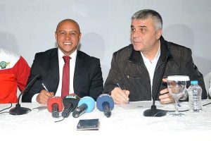 Akhisar Carlos'a kavuştu