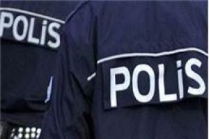 &Uuml;nl&uuml; sosyete kul&uuml;plerine baskın!