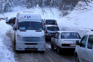 Tatilciler hafta sonunda Uludağ'a akın etti