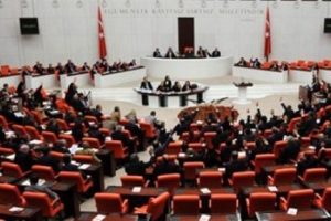 Cuma g&uuml;n&uuml; mutlaka Meclis'te olun