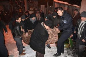 Karab&uuml;k'te soba zehirlenmesi: 1 &ouml;l&uuml;