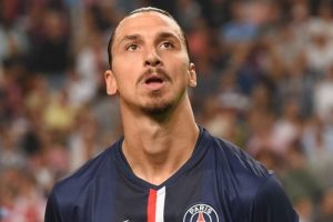 Ibrahimovic'in evinin &ouml;n&uuml;nde bomba paniği!