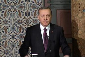 "Ge&ccedil;mişine sahip &ccedil;ıkamayan geleceğini inşa edemez"