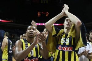 Dev derbi Fenerbah&ccedil;e'nin