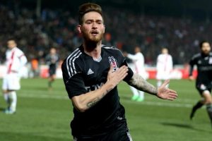 Beşiktaş'ta &Ouml;mer Şişmanoğlu sevinci