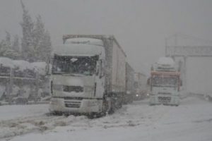 Bursa-İzmir Karayolu ulaşıma kapandı