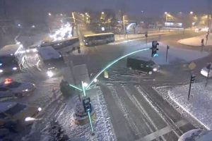 Altıparmak'ta ulaşım kapandı