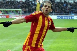 Balıkesirspor Bobo ve Elmander'in peşinde!