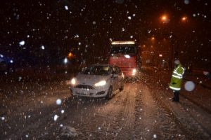 İzmir-Ankara yolu ulaşıma kapandı