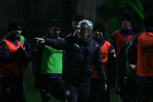 Uğur T&uuml;t&uuml;neker ilk antrenmanına &ccedil;ıktı