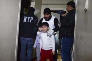 Y&uuml;rek yakan an: 'Ben de silah yok'