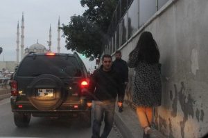 Bu kaldırımda y&uuml;r&uuml;mek o kadar da kolay değil