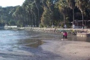 Deniz 7 metre &ccedil;ekildi vatandaş panik yaptı