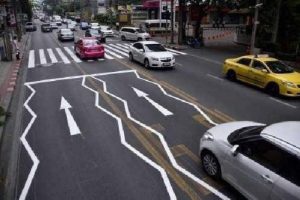 Yeni Yol İşareti Zikzak Şeritler