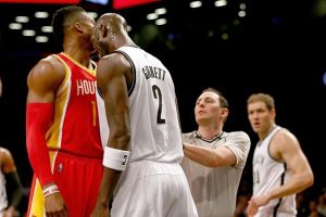 NBA'de Garnett, Howard'a kafa attı!