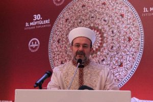 Diyanet İşleri Başkanı da &ccedil;ifte standardı eleştirdi