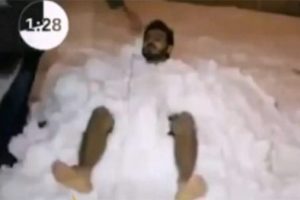 Suriyeli sanat&ccedil;ı Esed'e meydan okudu
