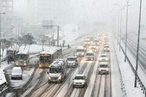 Kar yağışı İstanbul trafiğini rahatlattı