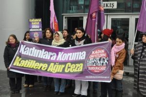 Eşini &ouml;ld&uuml;ren kocanın cezası belli oldu
