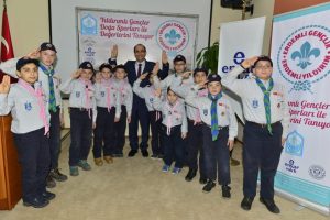 Başkan Edebali'den gen&ccedil;lere izci s&ouml;z&uuml;