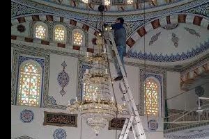 Boyalıca Camii'nin avizeleri yenilendi