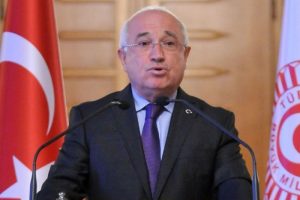 "Bu anayasa sorun &ccedil;ıkarmaya devam ediyor"