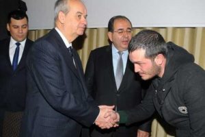 İlker Başbuğ'un kahraman erle karşılaşması duygulandırdı