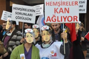 Hemşireler "kan ağlıyor"