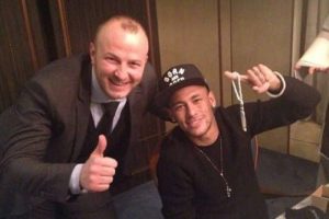 Neymar'a Arda Turan hediyesi!