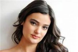 Merve B&uuml;y&uuml;ksara&ccedil; Cumhurbaşkanı'na hakaretten adliyede
