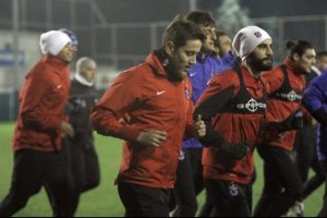 Sakatlığı nedeniyle milli takım kampından geri d&ouml;nd&uuml;