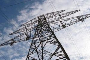 &Ccedil;ıktığı elektrik direğinde akıma kapılıp &ouml;ld&uuml;