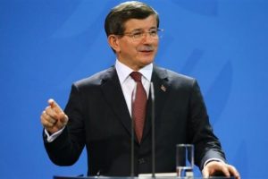 Başbakan Davutoğlu'ndan karikat&uuml;r tepkisi