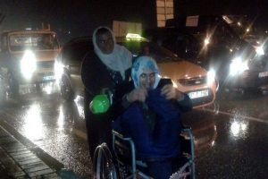 Dilenmek i&ccedil;in bu kılığa girdi