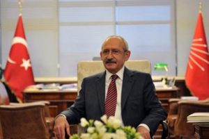 Yaşar Kemal'in eşine 'ge&ccedil;miş olsun' telefonu