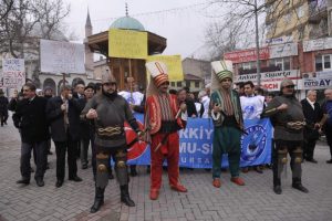 Bursa'da yeni&ccedil;eri kazan kaldırdı!